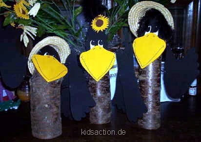 Raben aus Baumstämmchen