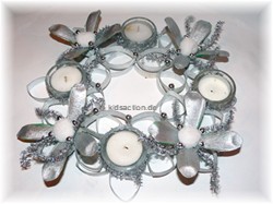 Adventskranz aus Klopapierrollen
