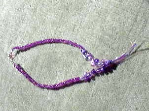 Halskette mit Perlen